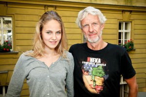 Vater und Tochter vor der Kamera: Elena und Mathieu Carrière (u.a. 'Anna und die Liebe'). (c) ORF / Milenko Badzic