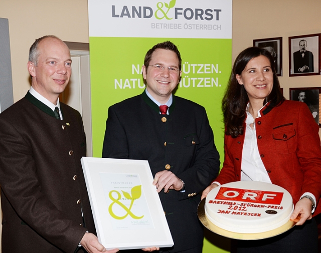 Felix Monteuccoli (Präsident Land&Forst Betriebe Österreich), ORF-Mann Jan Matejcek, Katharina Brandner (Kommunikation Land&Forst Betriebe Österreich). (c) ORF/Land&Forst Betriebe